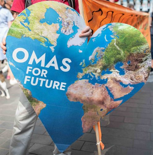 Omas for Future - Welt als Herz